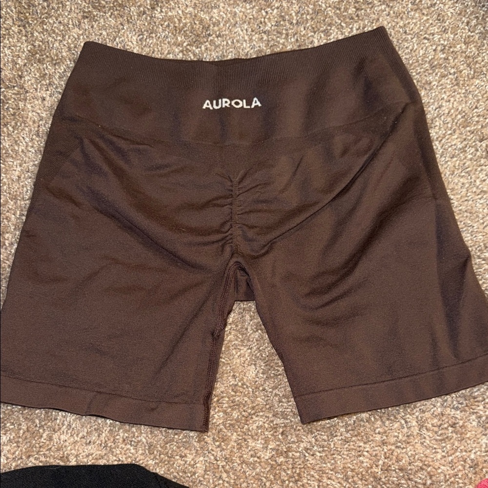 Aurola High-Waist Brown Bike Shorts with Ruched Back